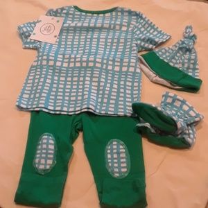 NWT infants 18 Months outfit New